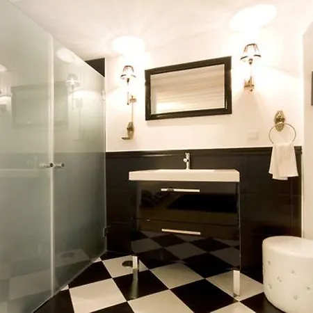 Charming Loft In City Center ליסבון