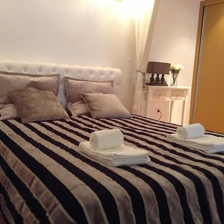 Charming Loft In City Center Лісабон